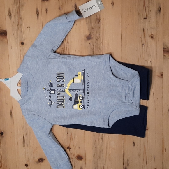 Carter's 2 piece long sleeve matching set - Picture 1 of 5